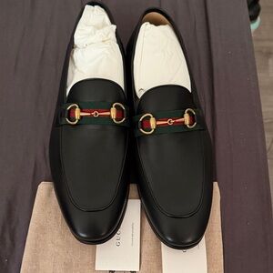 Gucci Men's Black Leather Loafers with Green and Red Accents